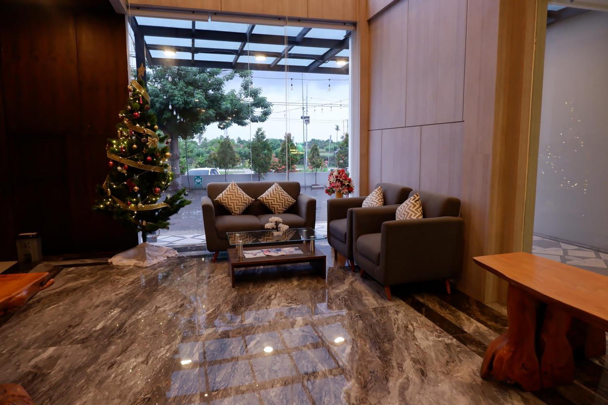 Sumbawa Grand Samota Hotel מראה חיצוני תמונה